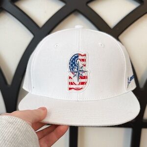 Mariners American Flag Baseball Hat
